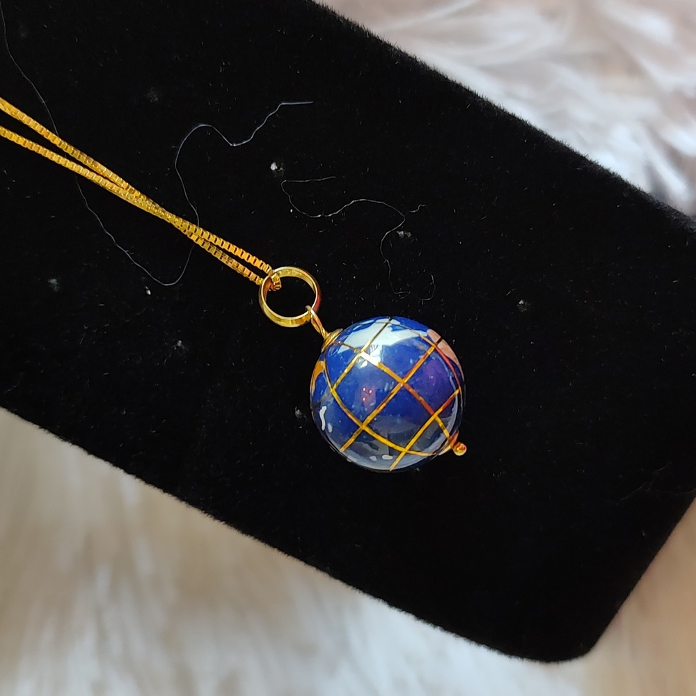14k Gold and Gemstone pendant and chain. - Picture 2 of 10